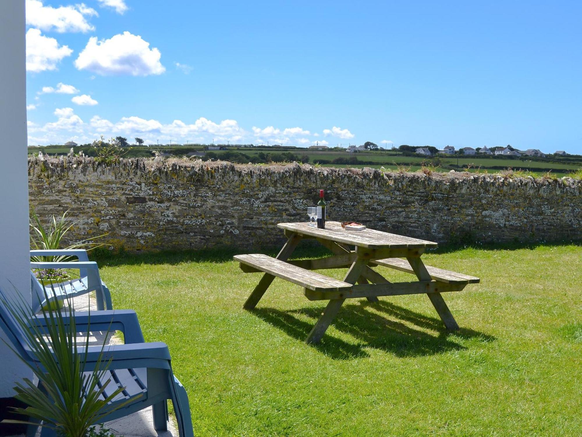 St Cadoc Cottage セント・メリリン エクステリア 写真